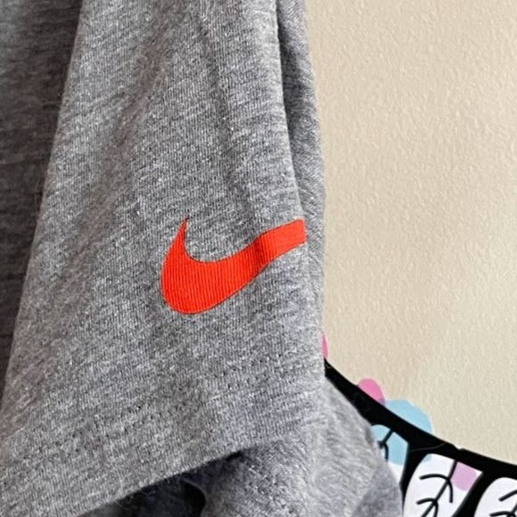 Men's Nike Cleveland Brown T-Shirt - Picture 2 of 5